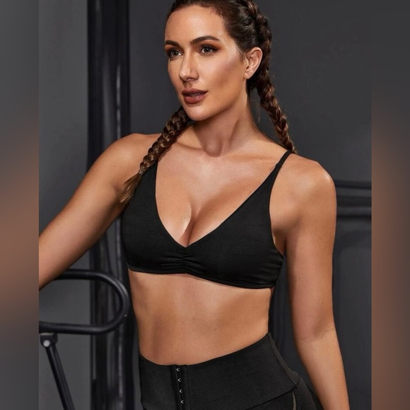 SHEIN Black Yoga Solid Ruched Sports Bra Size Small (4) Brand New - Picture 1 of 4